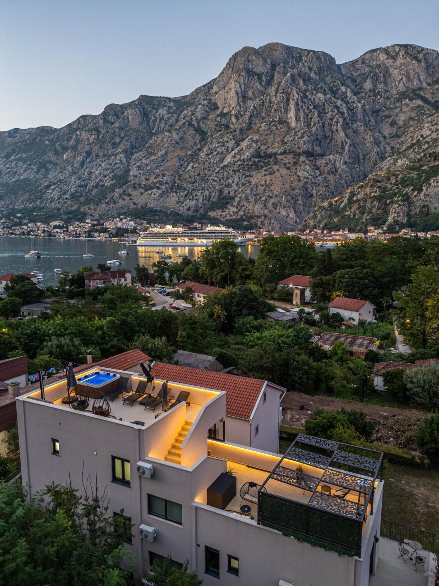 Marea Deluxe Apartments Kotor Exterior photo